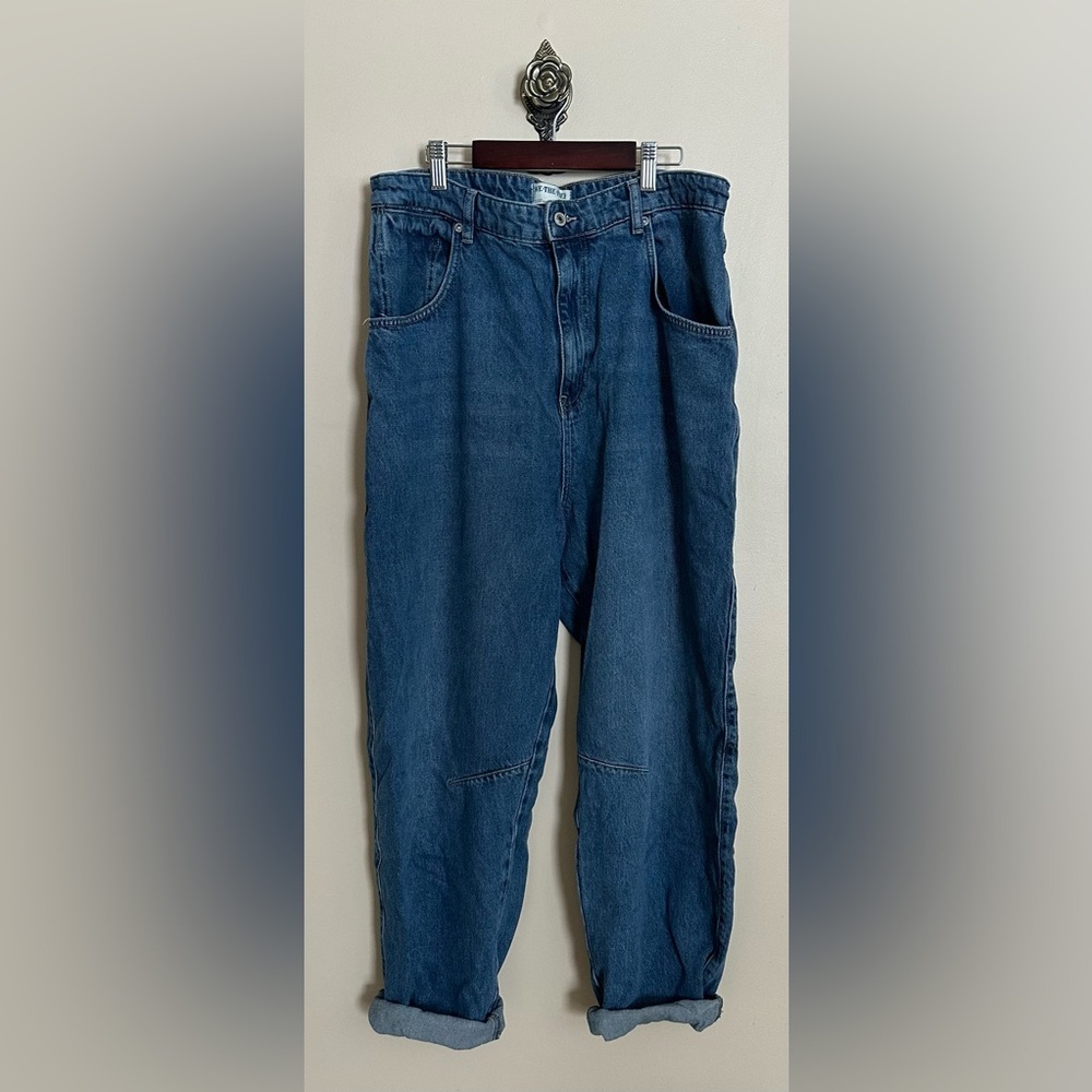 EUC We The Free Augusta Barrel Jeans Grey Skies Size 32 - Picture 7 of 12